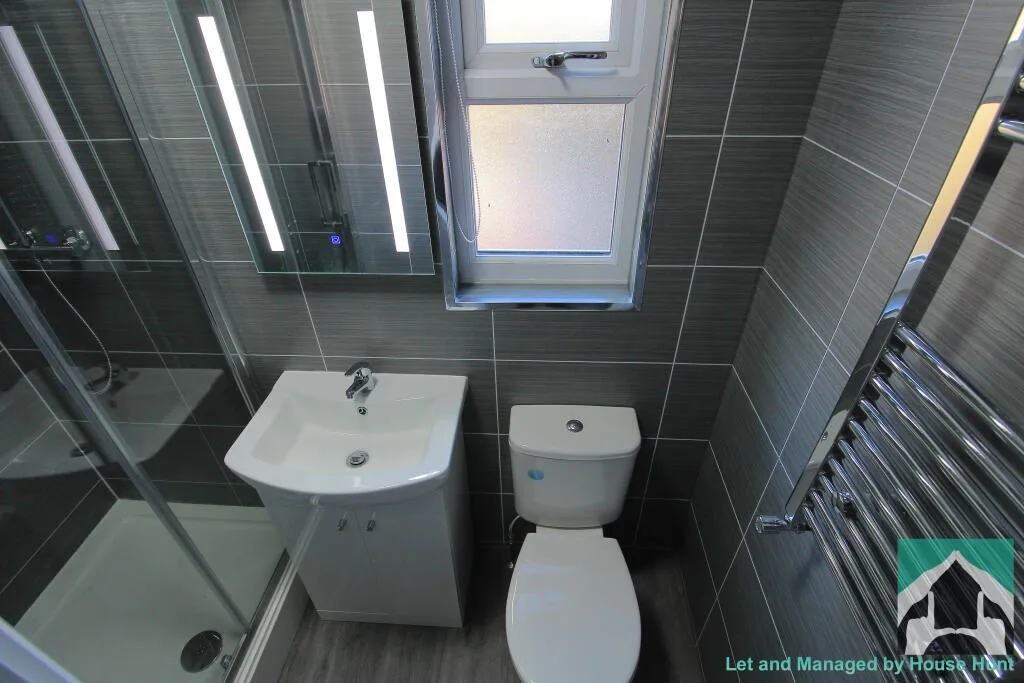 6 bedroom terraced house for rent