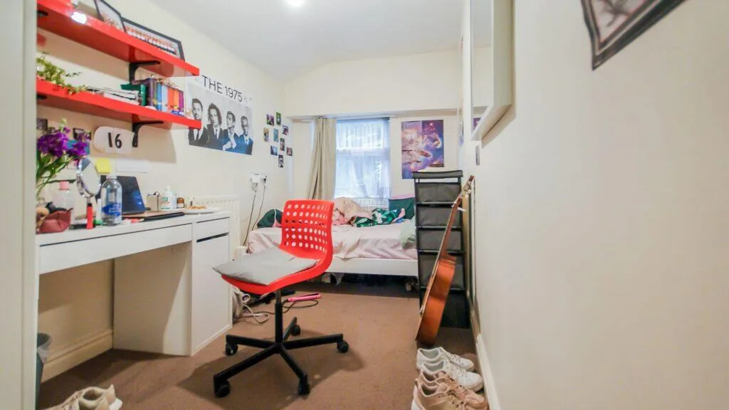 5 bedroom terraced house for rent