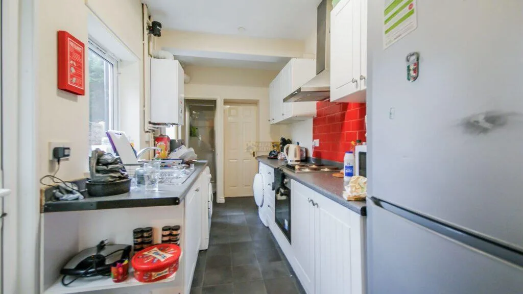 5 bedroom terraced house for rent