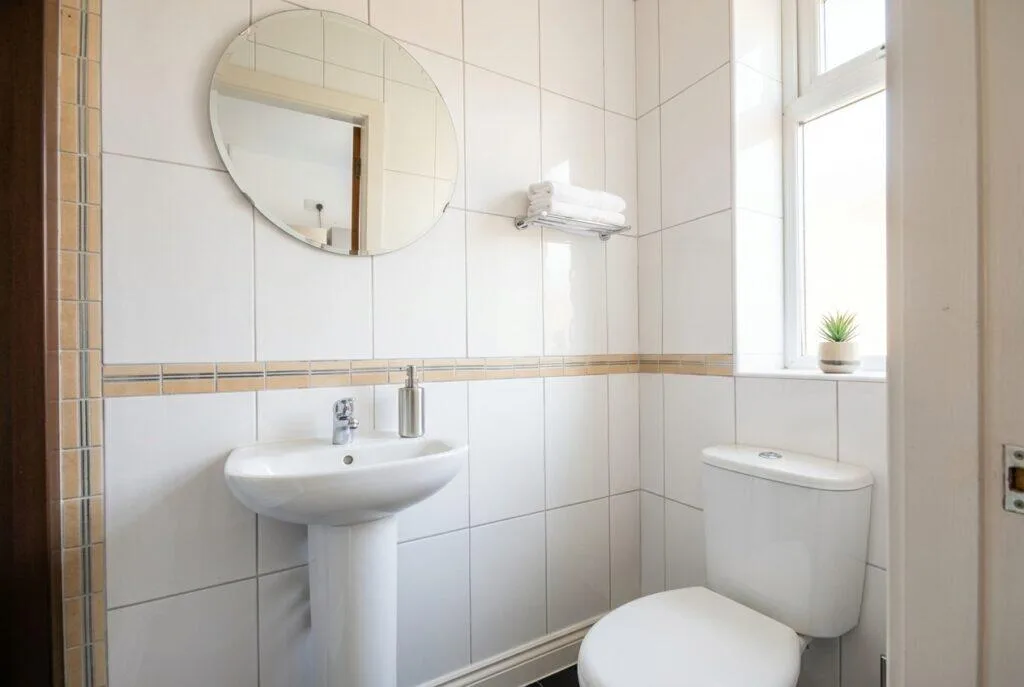 5 bedroom terraced house for rent
