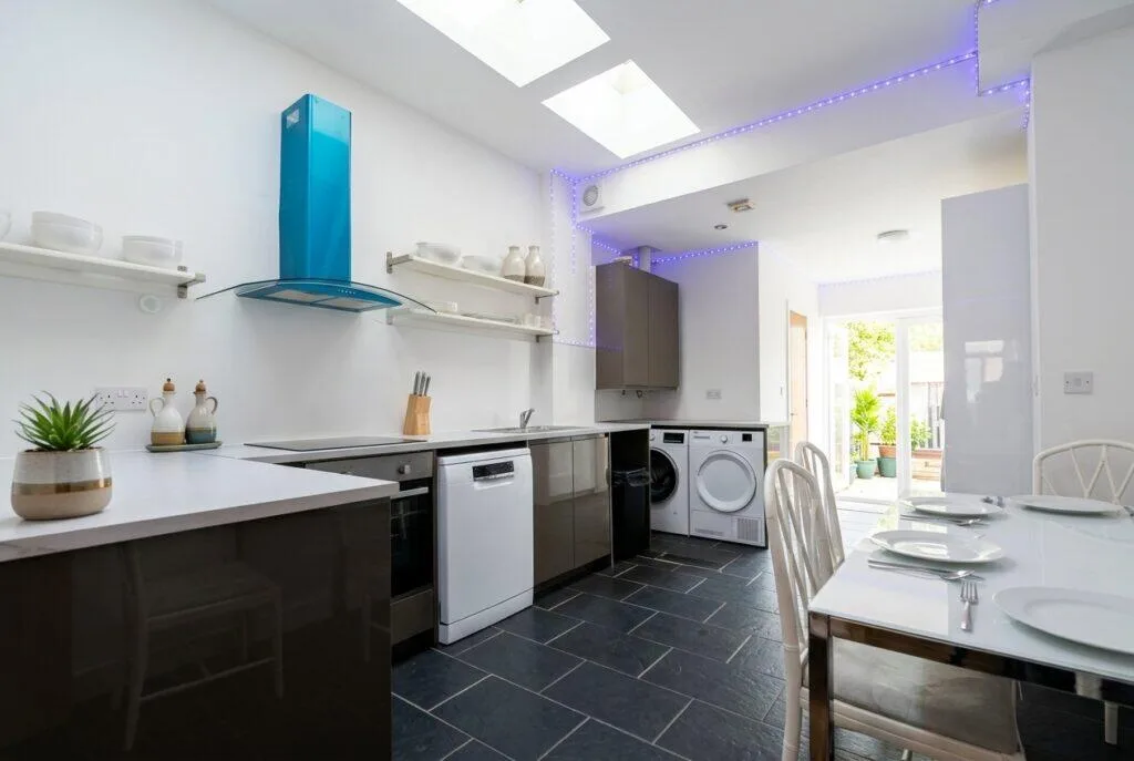 5 bedroom terraced house for rent