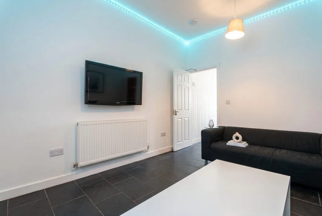 5 bedroom terraced house for rent