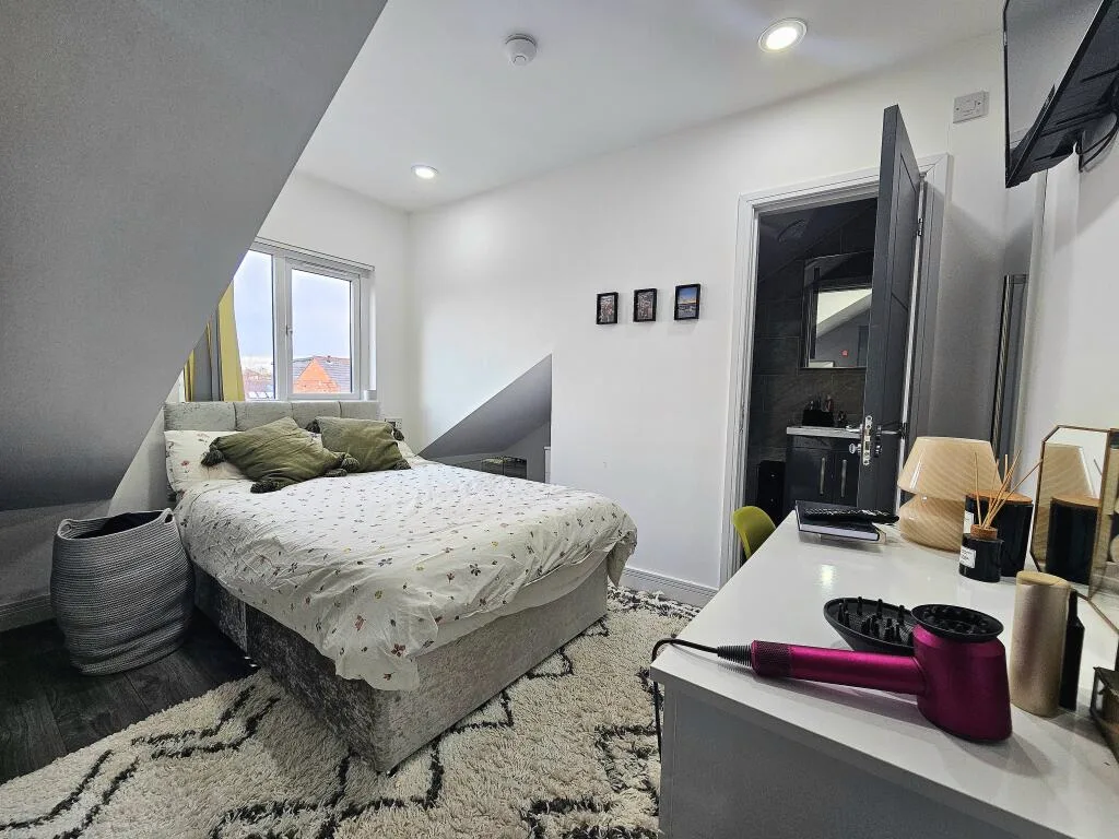 6 bedroom house for rent