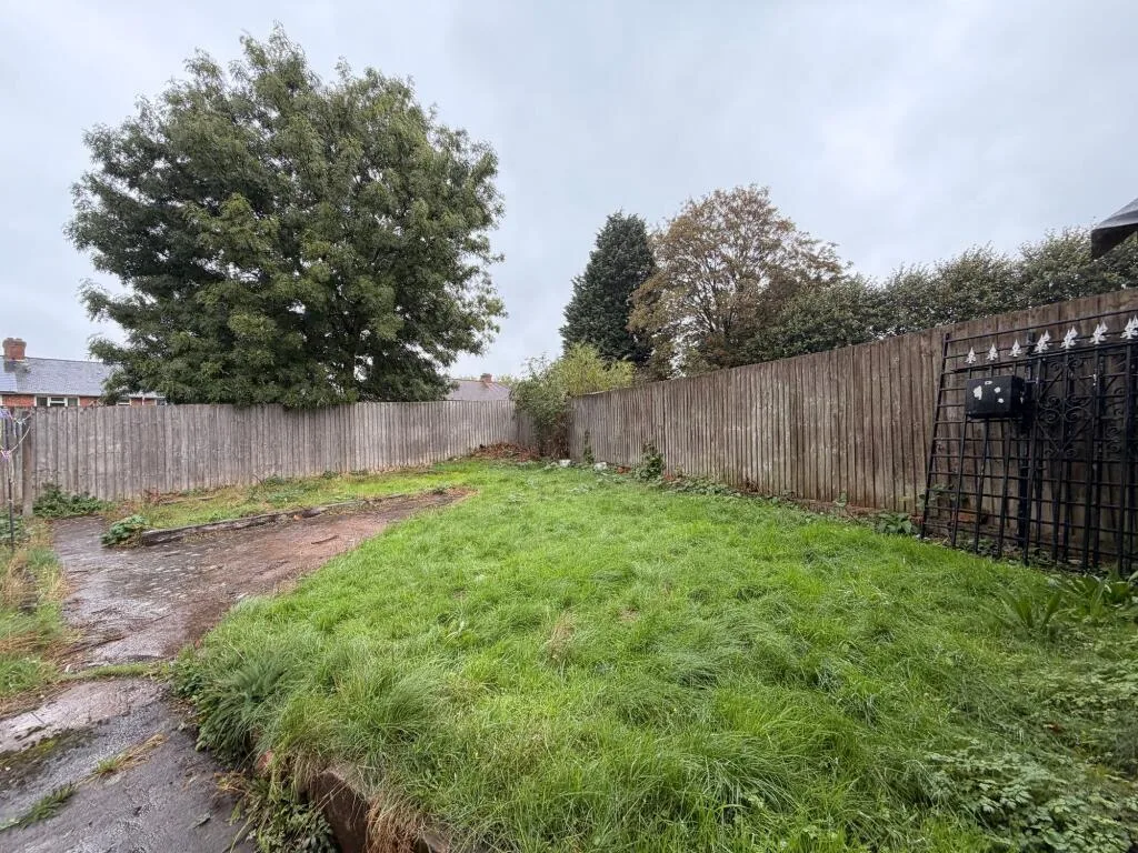 3 bedroom end of terrace house for rent