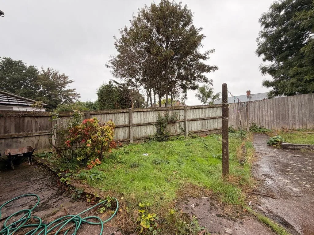 3 bedroom end of terrace house for rent