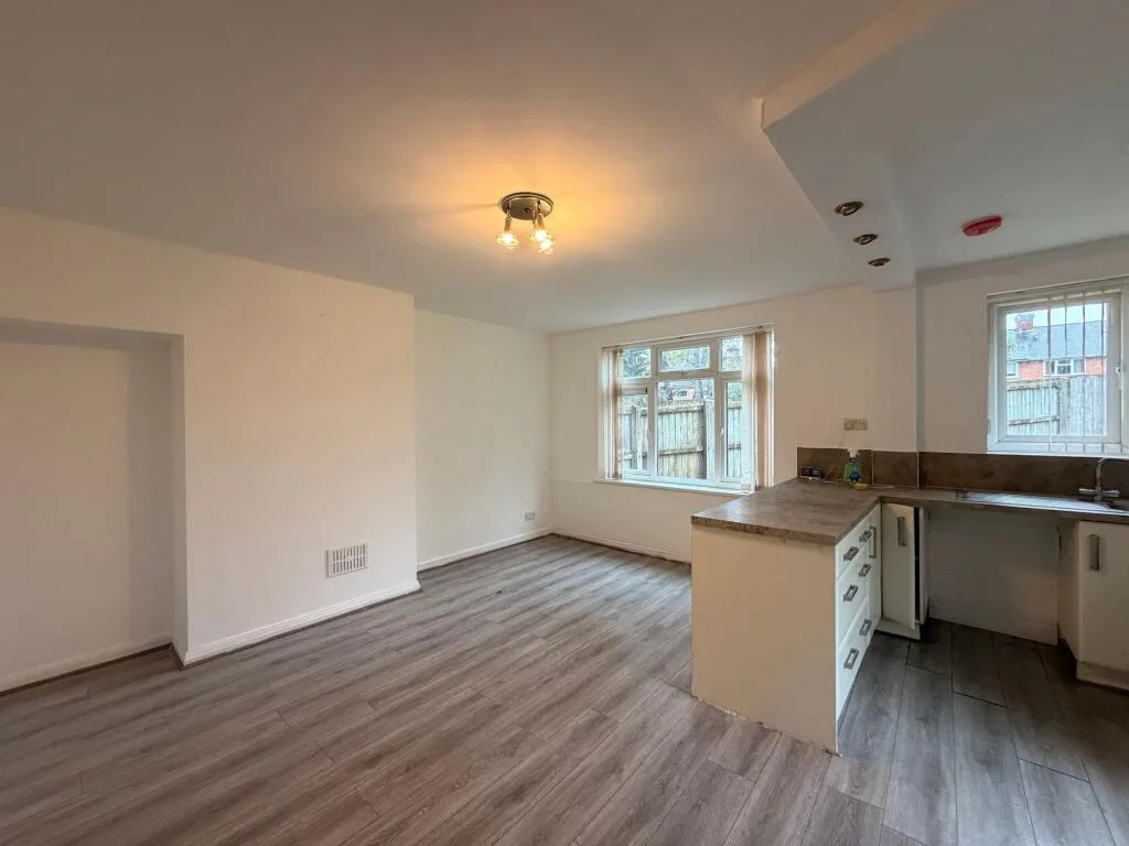 3 bedroom end of terrace house for rent