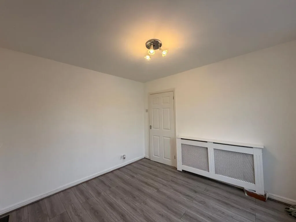 3 bedroom end of terrace house for rent