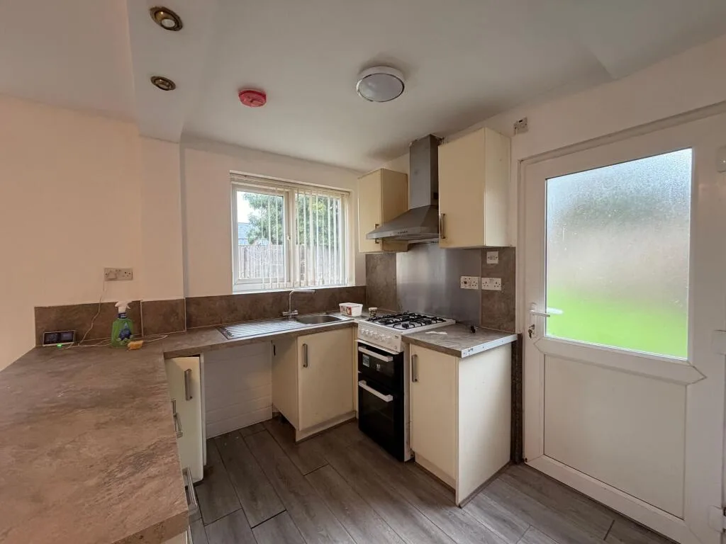 3 bedroom end of terrace house for rent