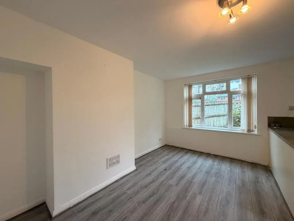 3 bedroom end of terrace house for rent