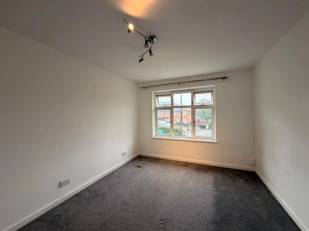 3 bedroom end of terrace house for rent