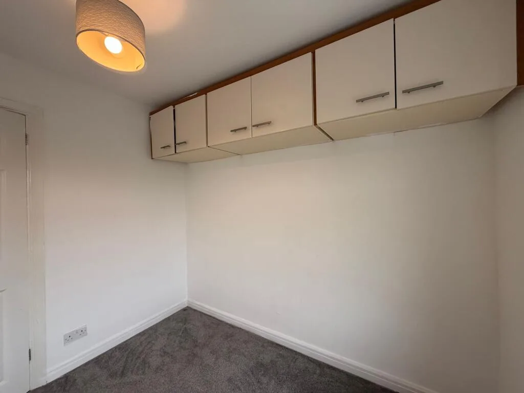 3 bedroom end of terrace house for rent