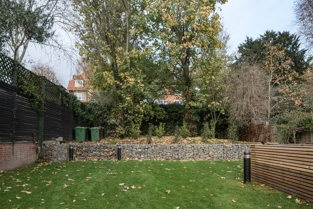 Ground floor studio flat for rent