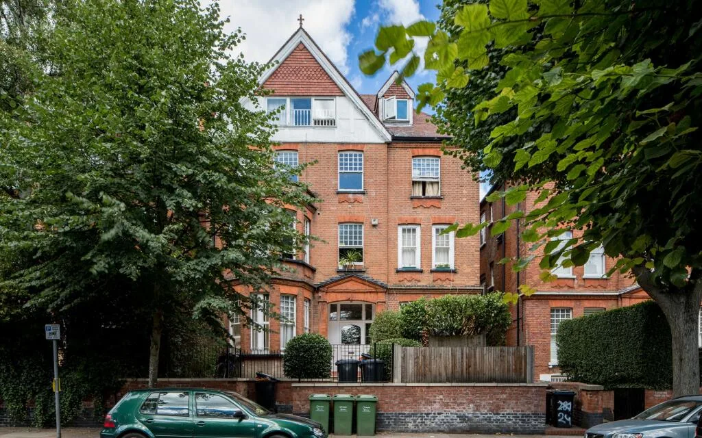 Ground floor studio flat for rent