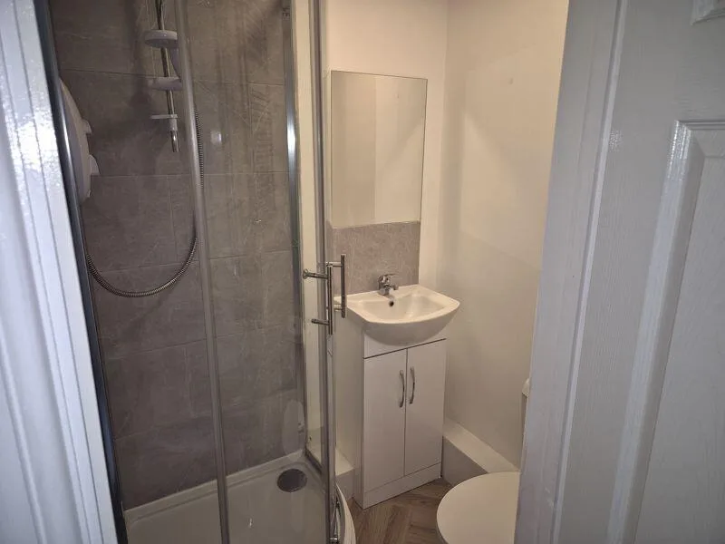 5 bedroom house for rent