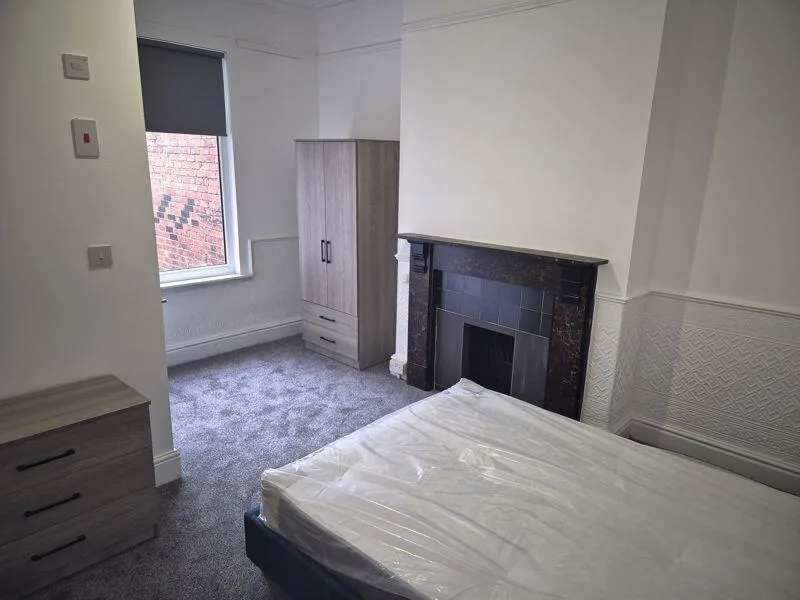 5 bedroom house for rent