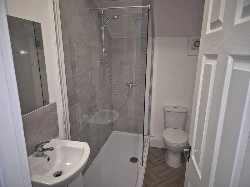5 bedroom house for rent