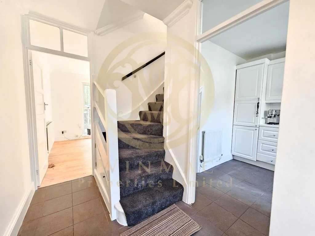 2 bedroom maisonette for rent