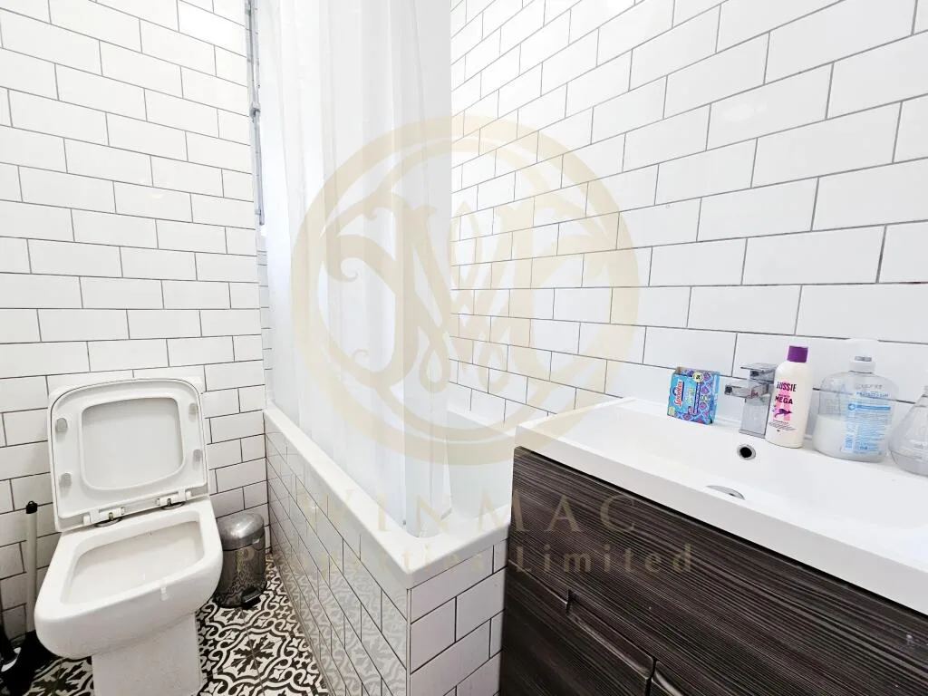 2 bedroom maisonette for rent