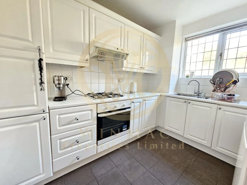 2 bedroom maisonette for rent