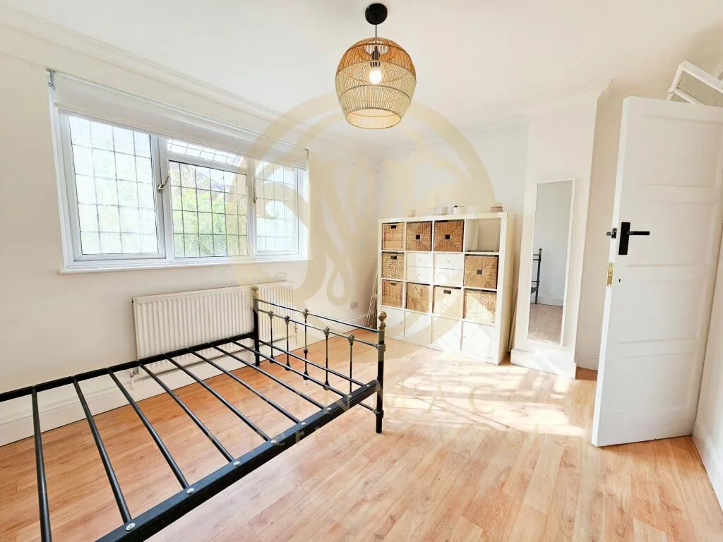 2 bedroom maisonette for rent
