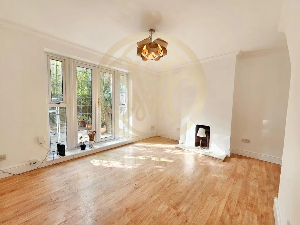 2 bedroom maisonette for rent