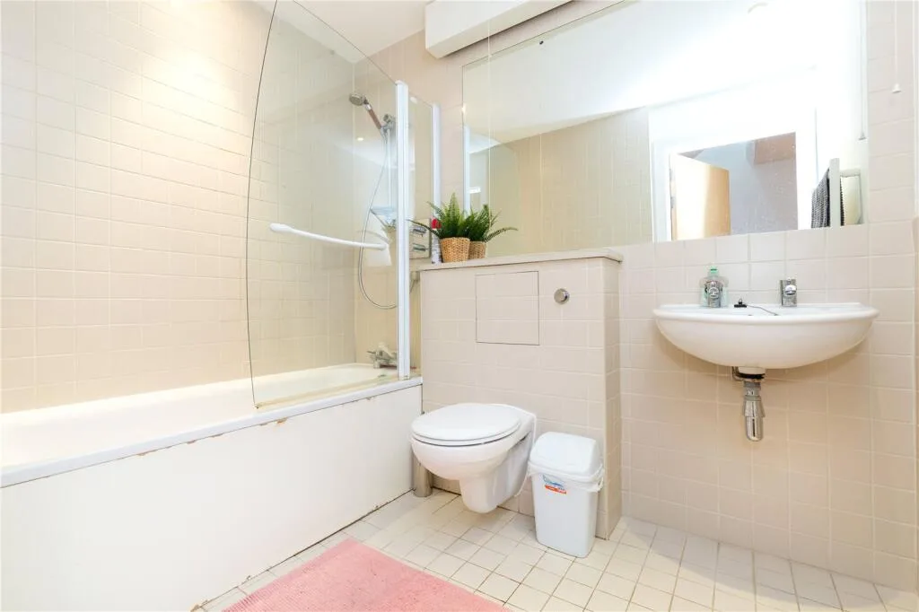 3 bedroom maisonette for rent