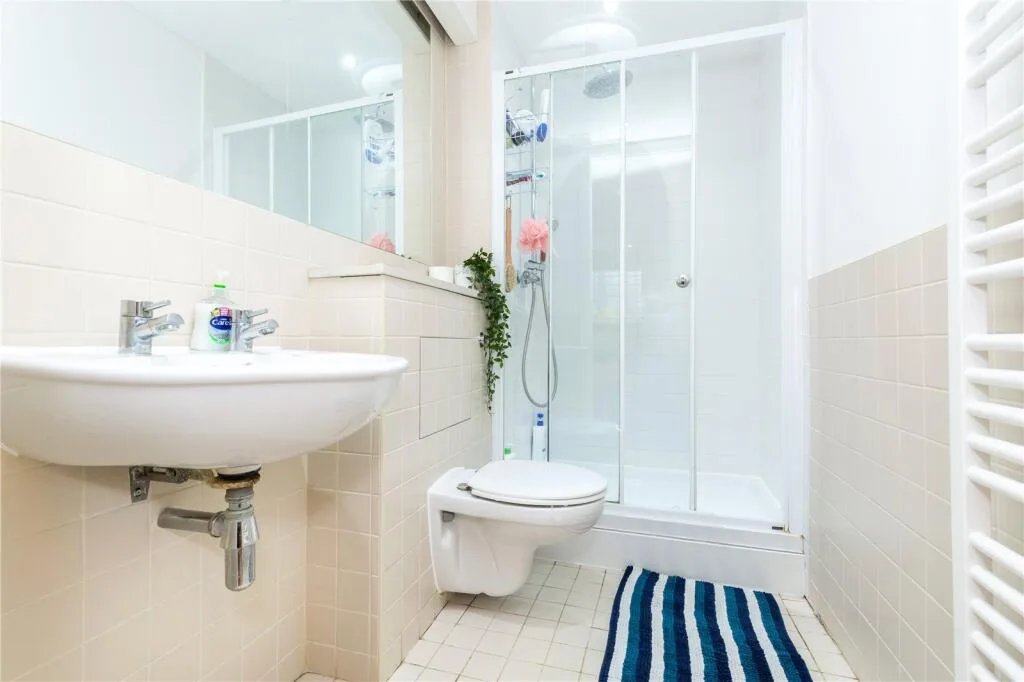 3 bedroom maisonette for rent