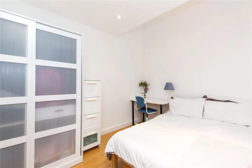 3 bedroom maisonette for rent