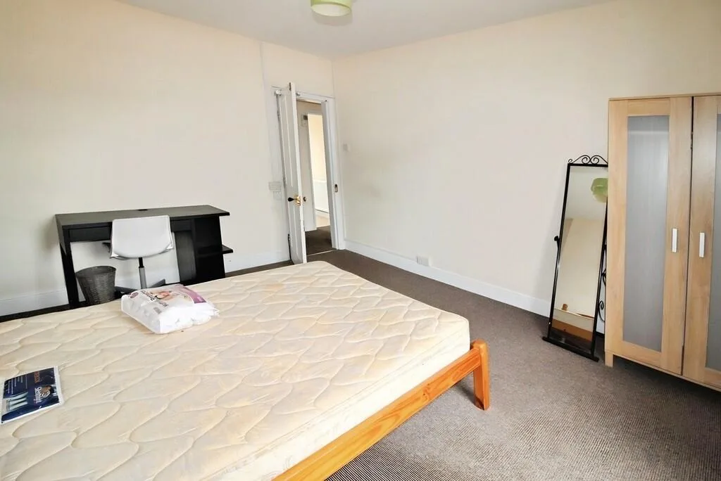 4 bedroom maisonette for rent