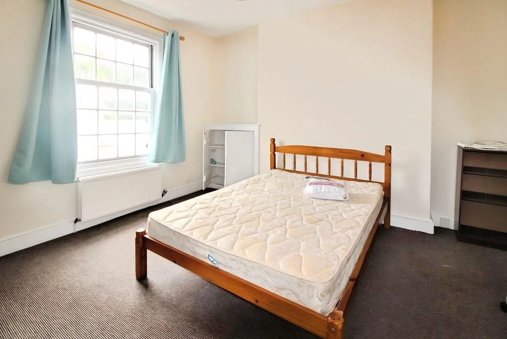 4 bedroom maisonette for rent