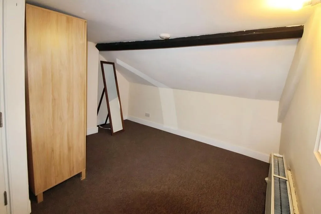 4 bedroom maisonette for rent