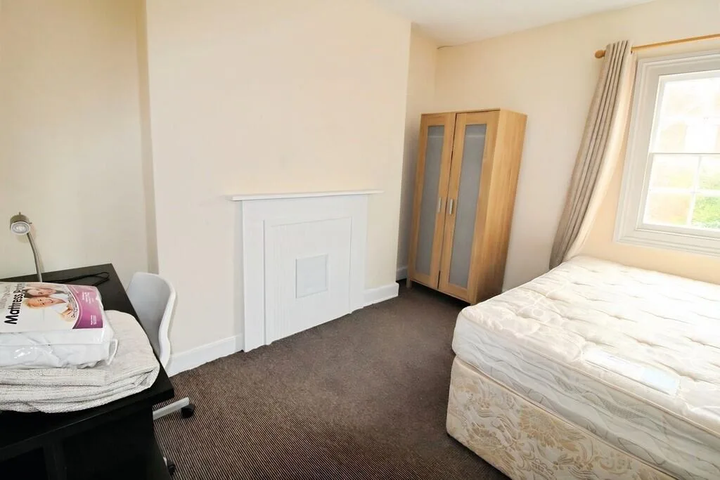 4 bedroom maisonette for rent