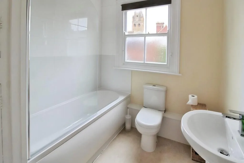 4 bedroom maisonette for rent
