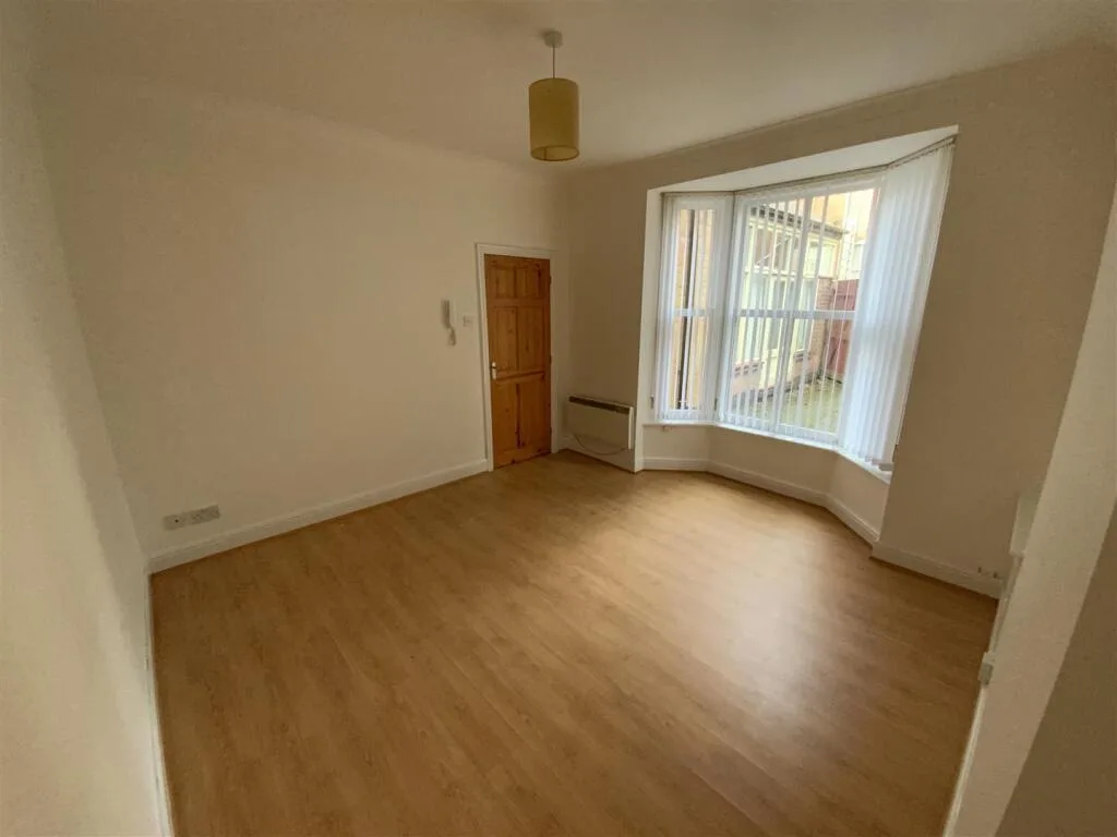 1 bedroom ground floor flat for rent