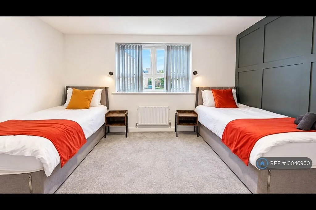 5 bedroom terraced house for rent