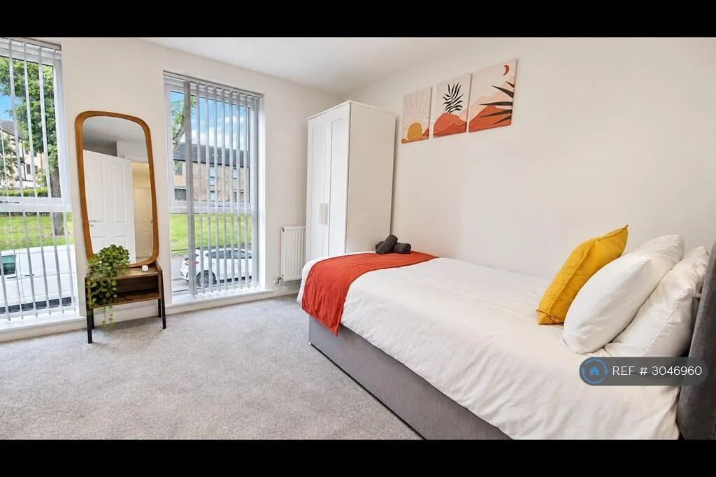 5 bedroom terraced house for rent