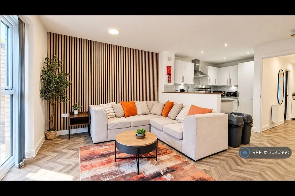 5 bedroom terraced house for rent