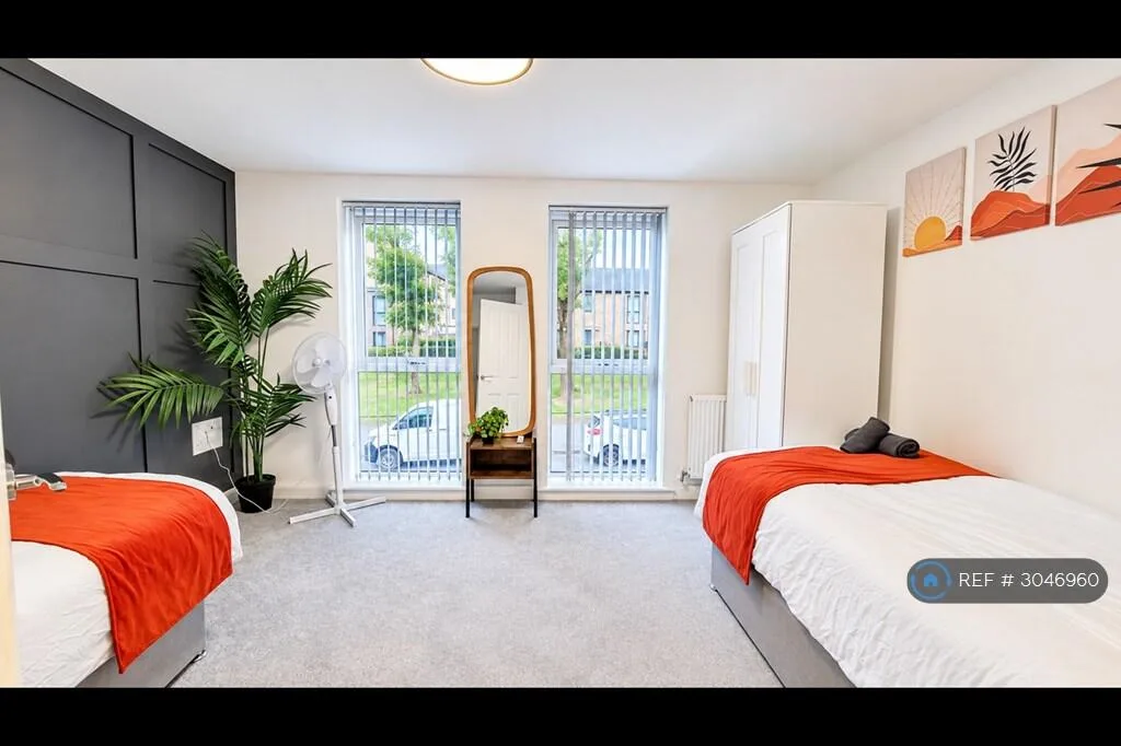 5 bedroom terraced house for rent