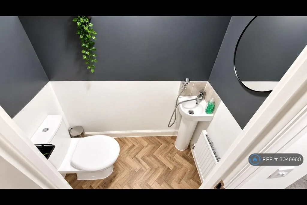 5 bedroom terraced house for rent