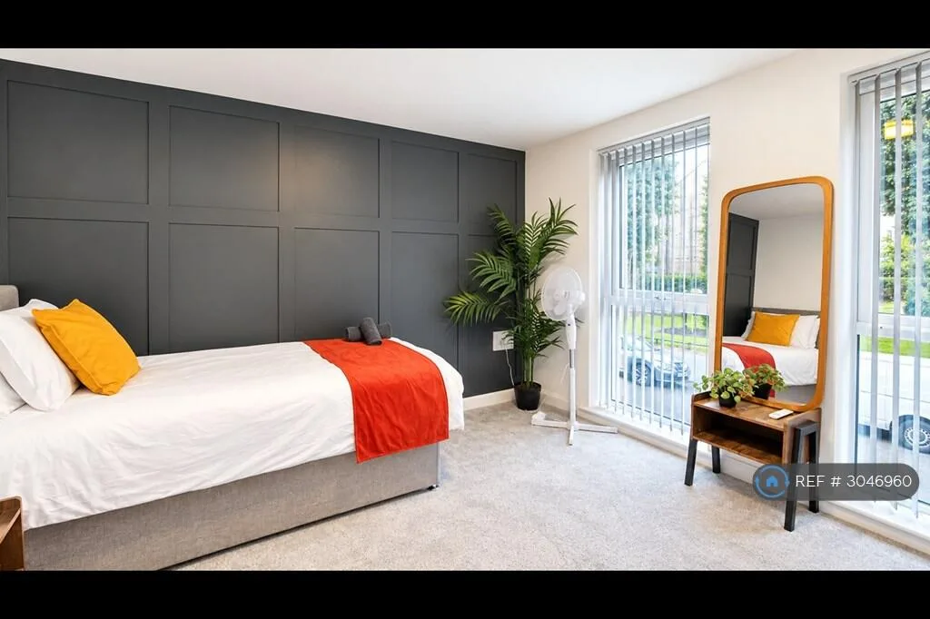 5 bedroom terraced house for rent