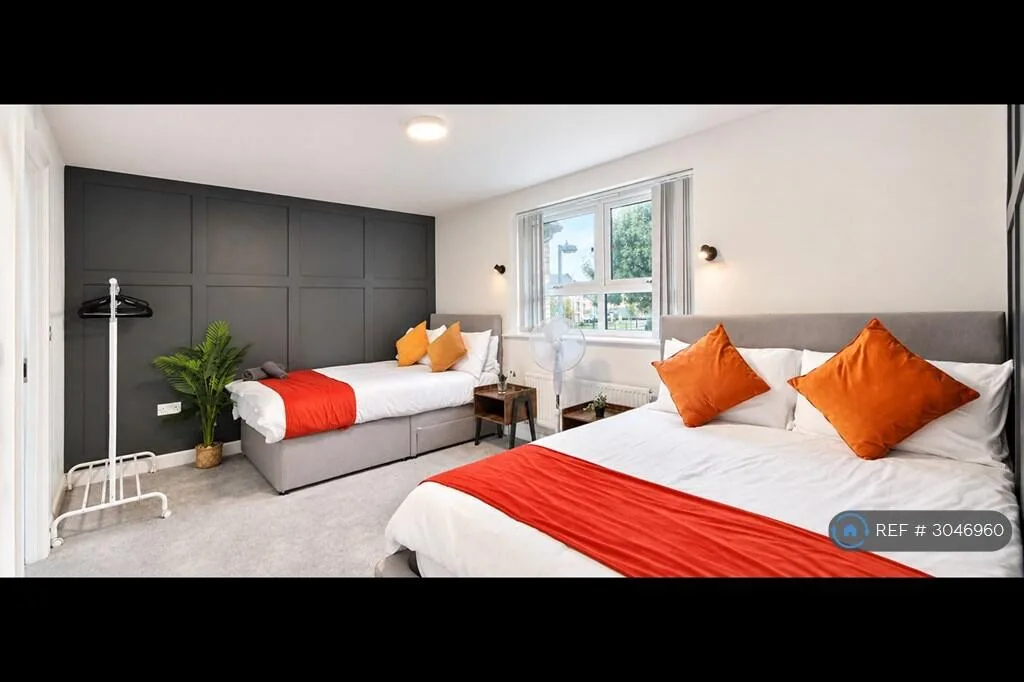 5 bedroom terraced house for rent