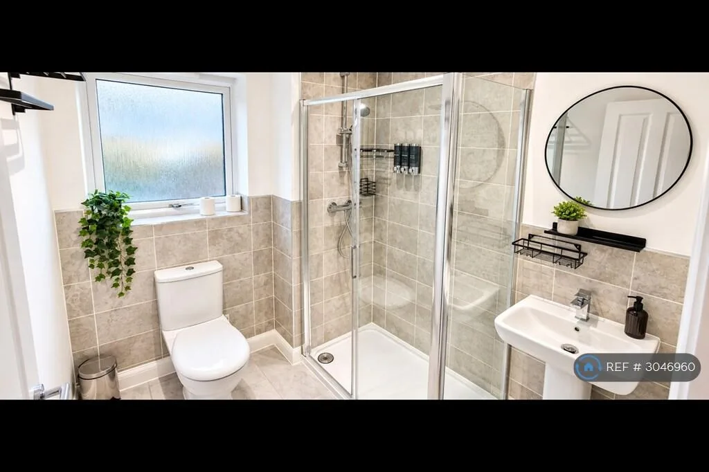 5 bedroom terraced house for rent