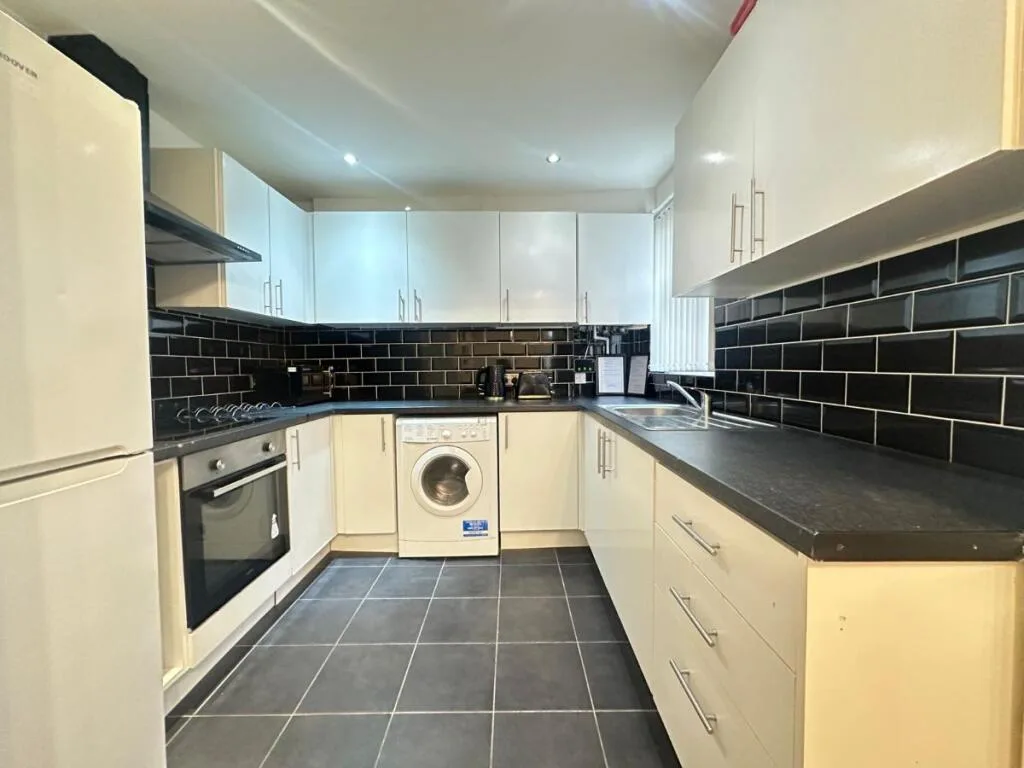 4 bedroom terraced house for rent