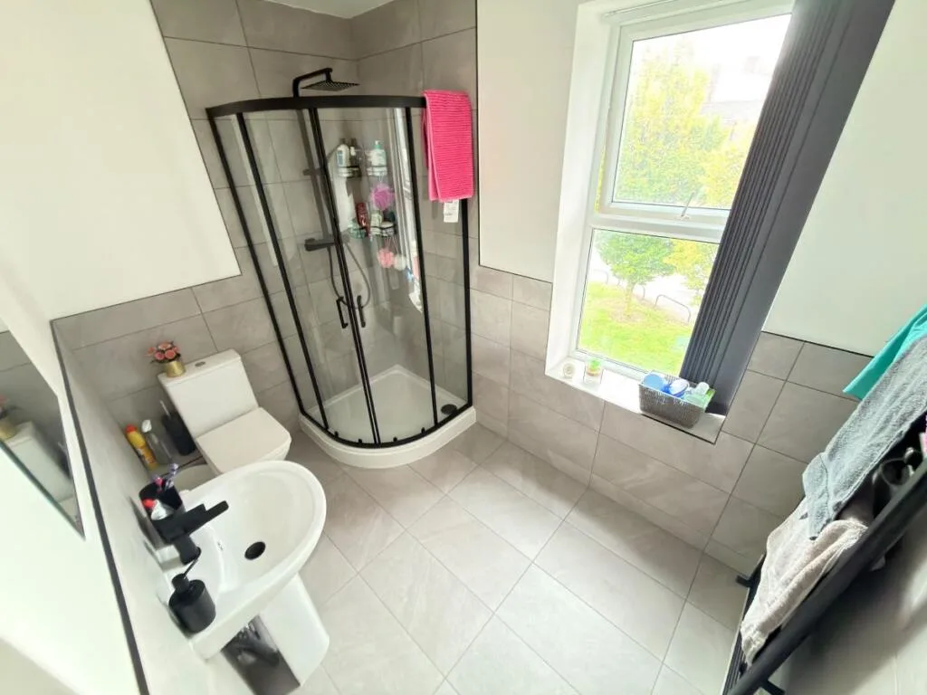 5 bedroom terraced house for rent
