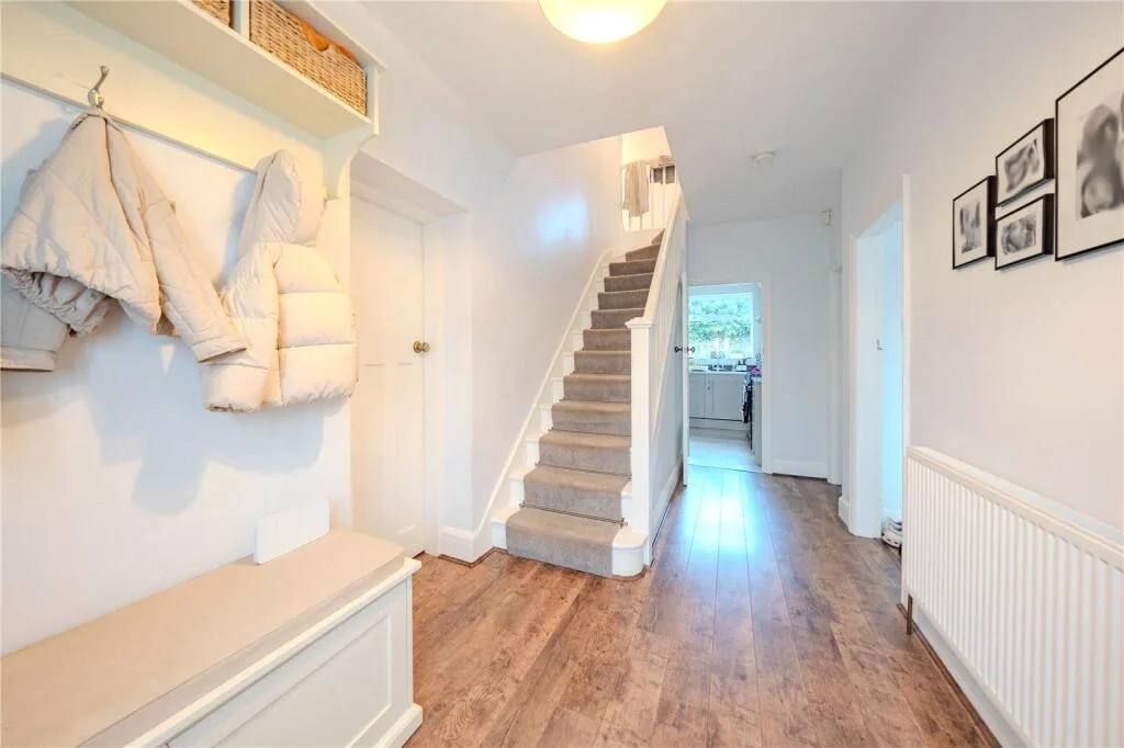 4 bedroom semi-detached house for rent