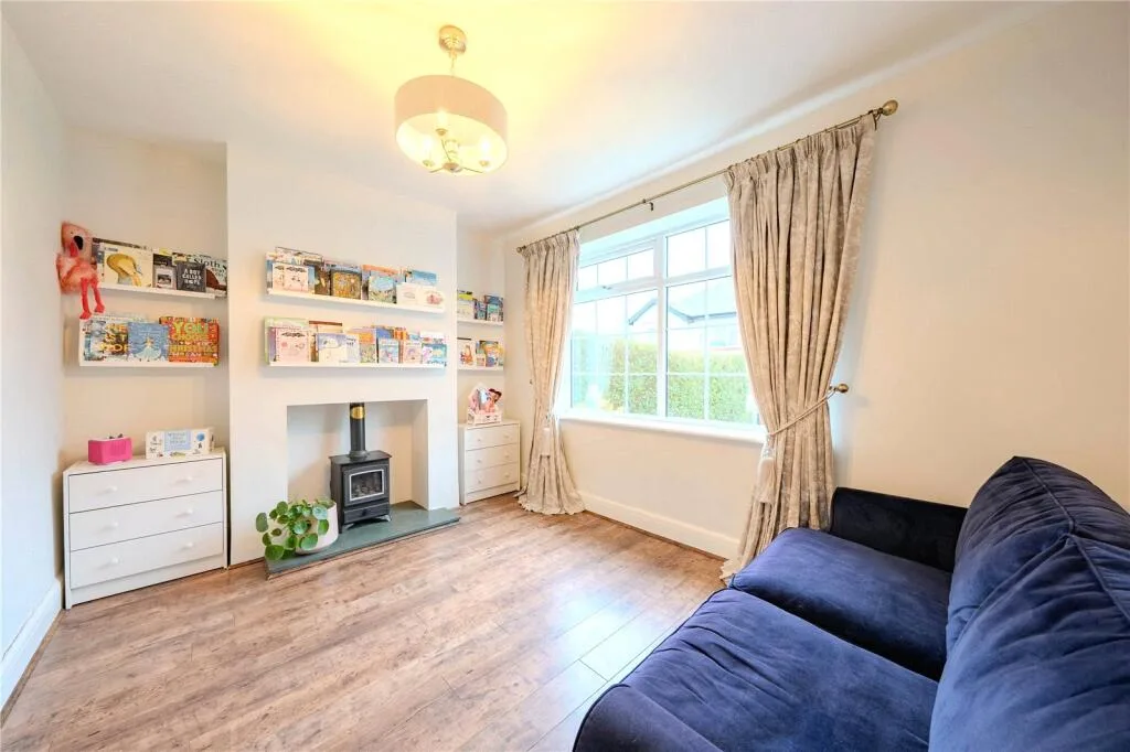 4 bedroom semi-detached house for rent