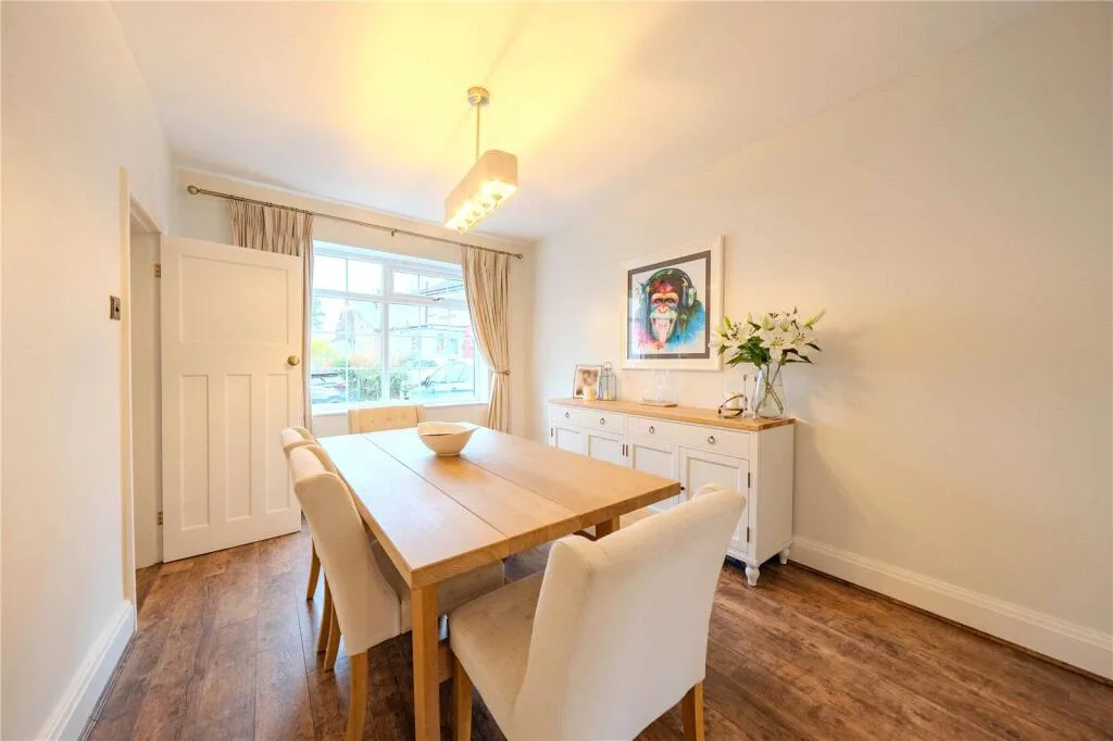 4 bedroom semi-detached house for rent