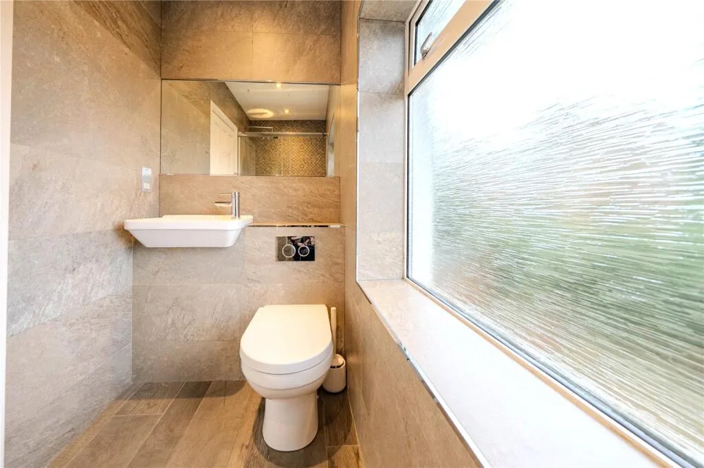 4 bedroom semi-detached house for rent