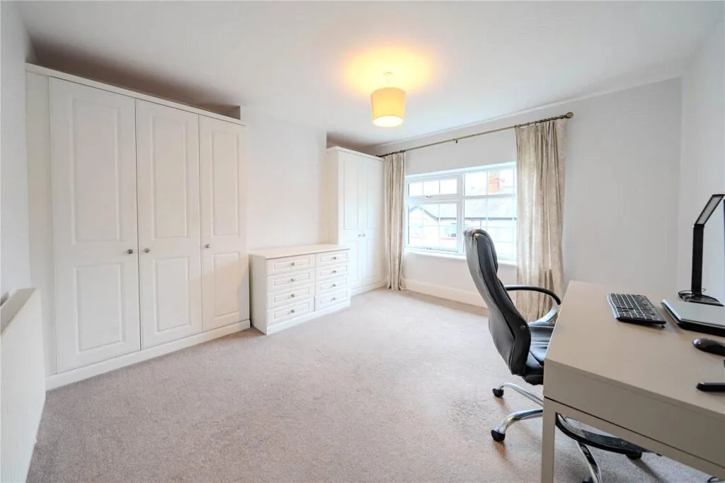 4 bedroom semi-detached house for rent