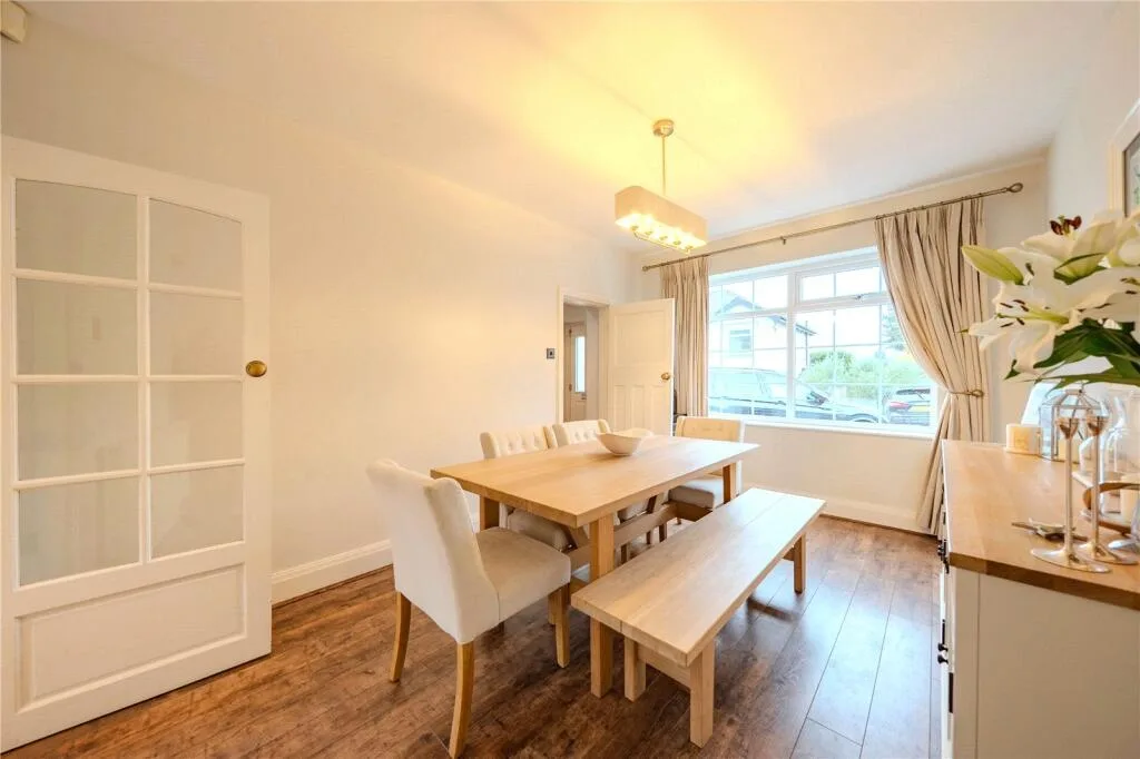 4 bedroom semi-detached house for rent